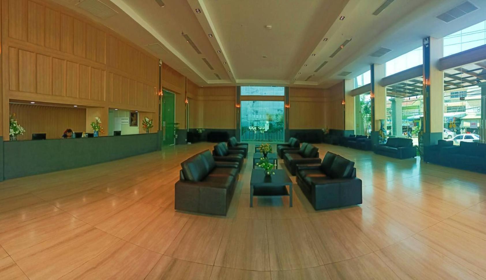 Mayflower Grande Suite Hotel Фитсанулок Екстериор снимка