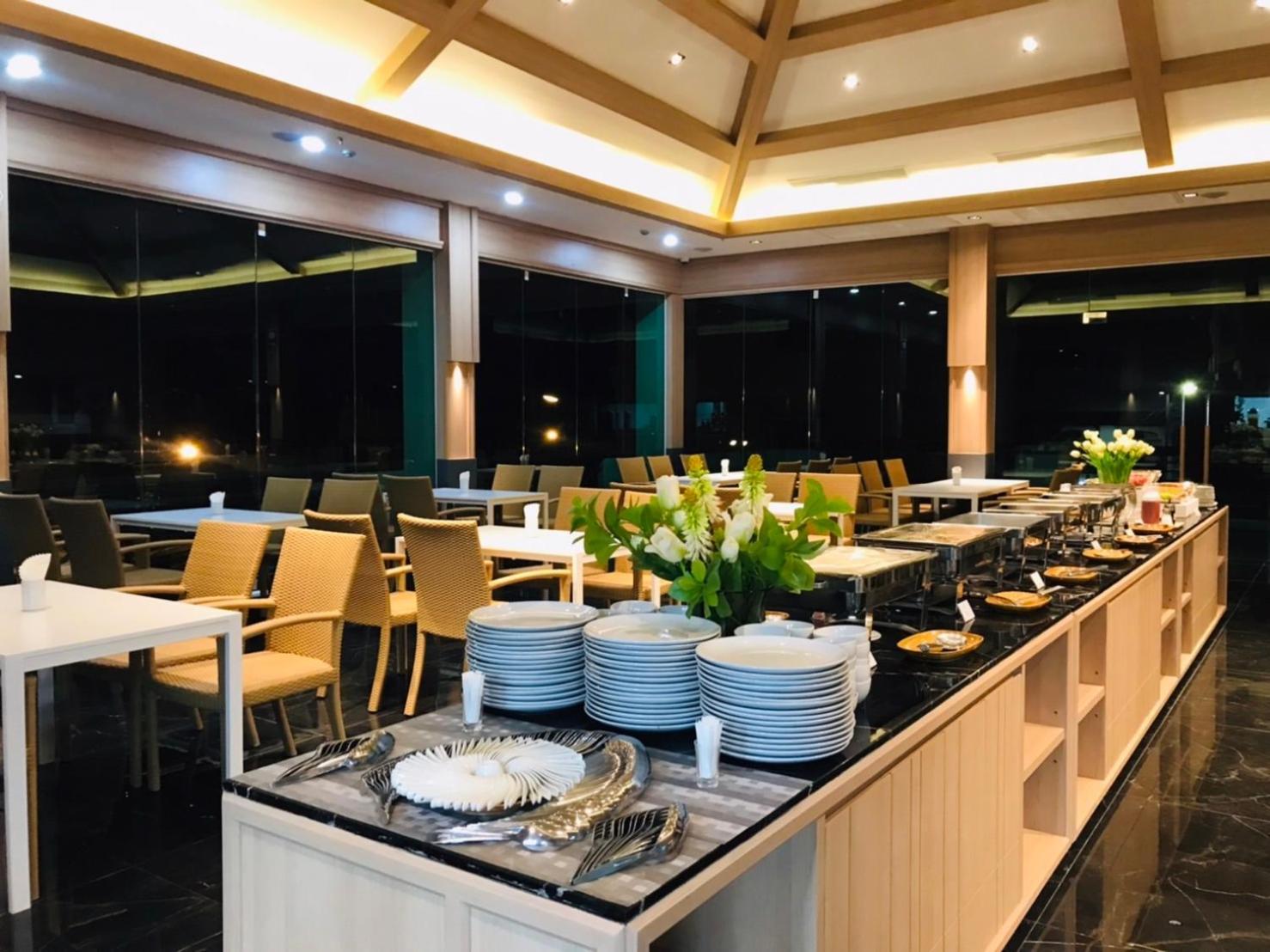 Mayflower Grande Suite Hotel Фитсанулок Екстериор снимка