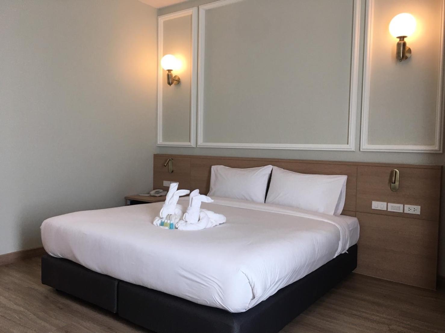Mayflower Grande Suite Hotel Фитсанулок Екстериор снимка